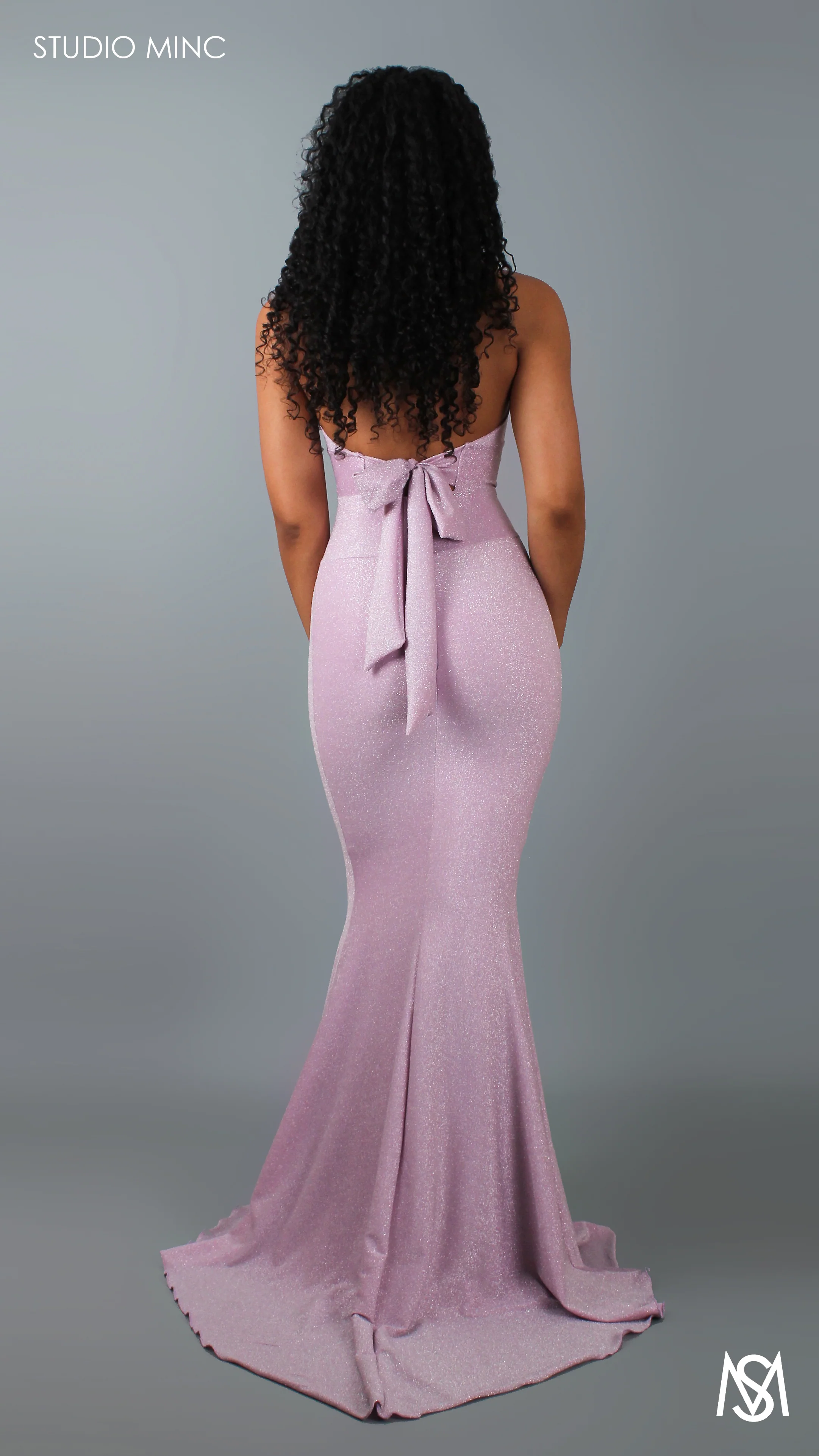 SHIMMER HOURGLASS - Lavender Fitted Formal Dress with Plunge Neckline - Image 3