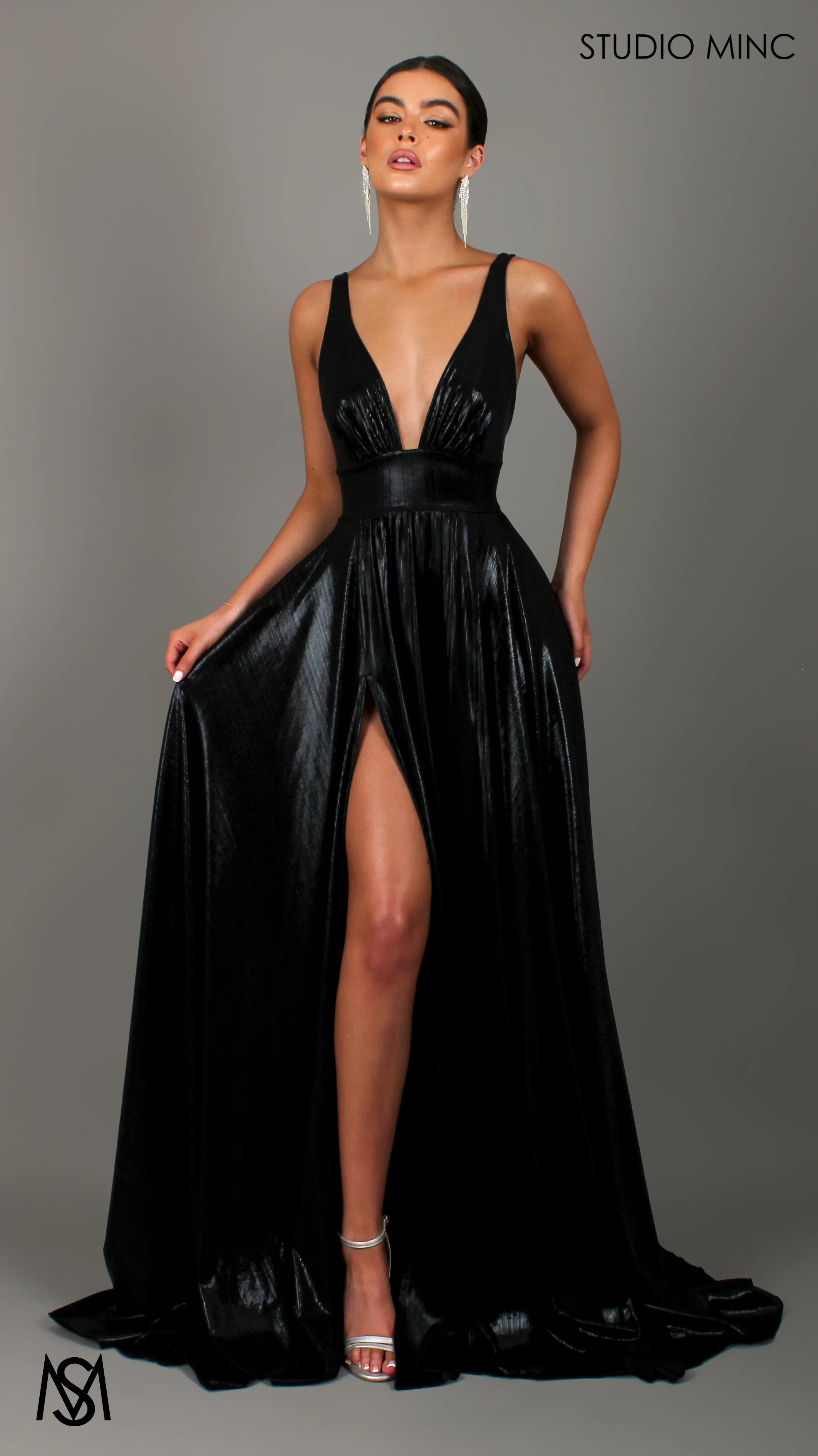 Lustre - Black Formal Dress, Metallic V Plunge Neckline with leg Split - Image 10
