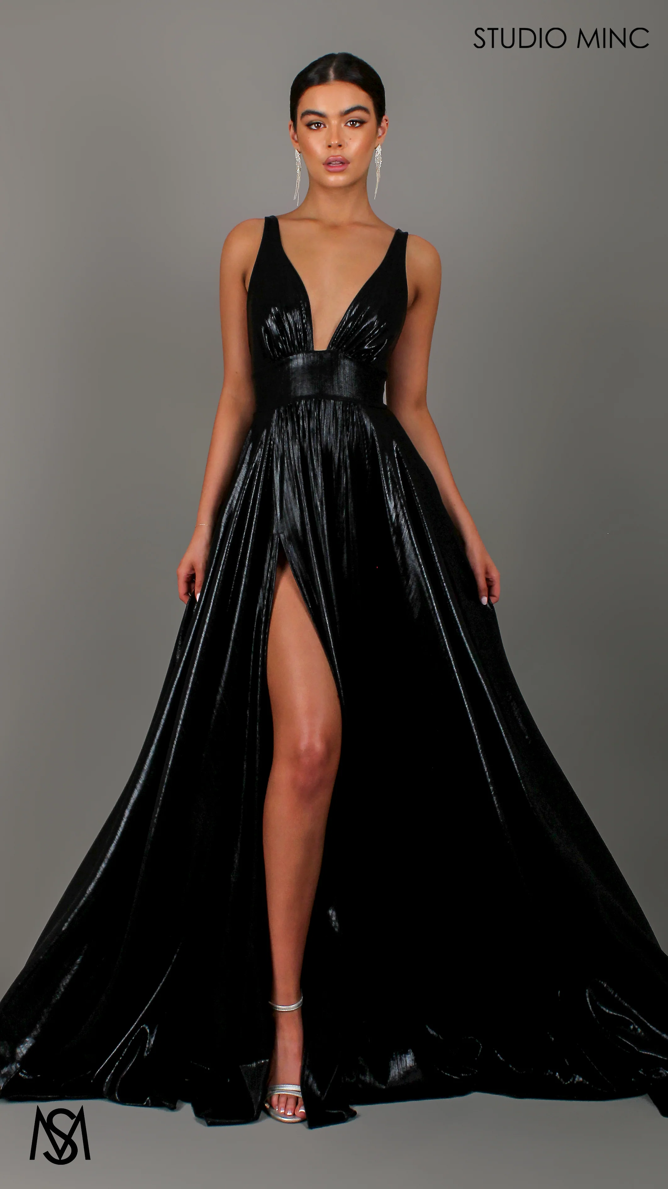 Lustre - Black Formal Dress, Metallic V Plunge Neckline with leg Split - Image 9
