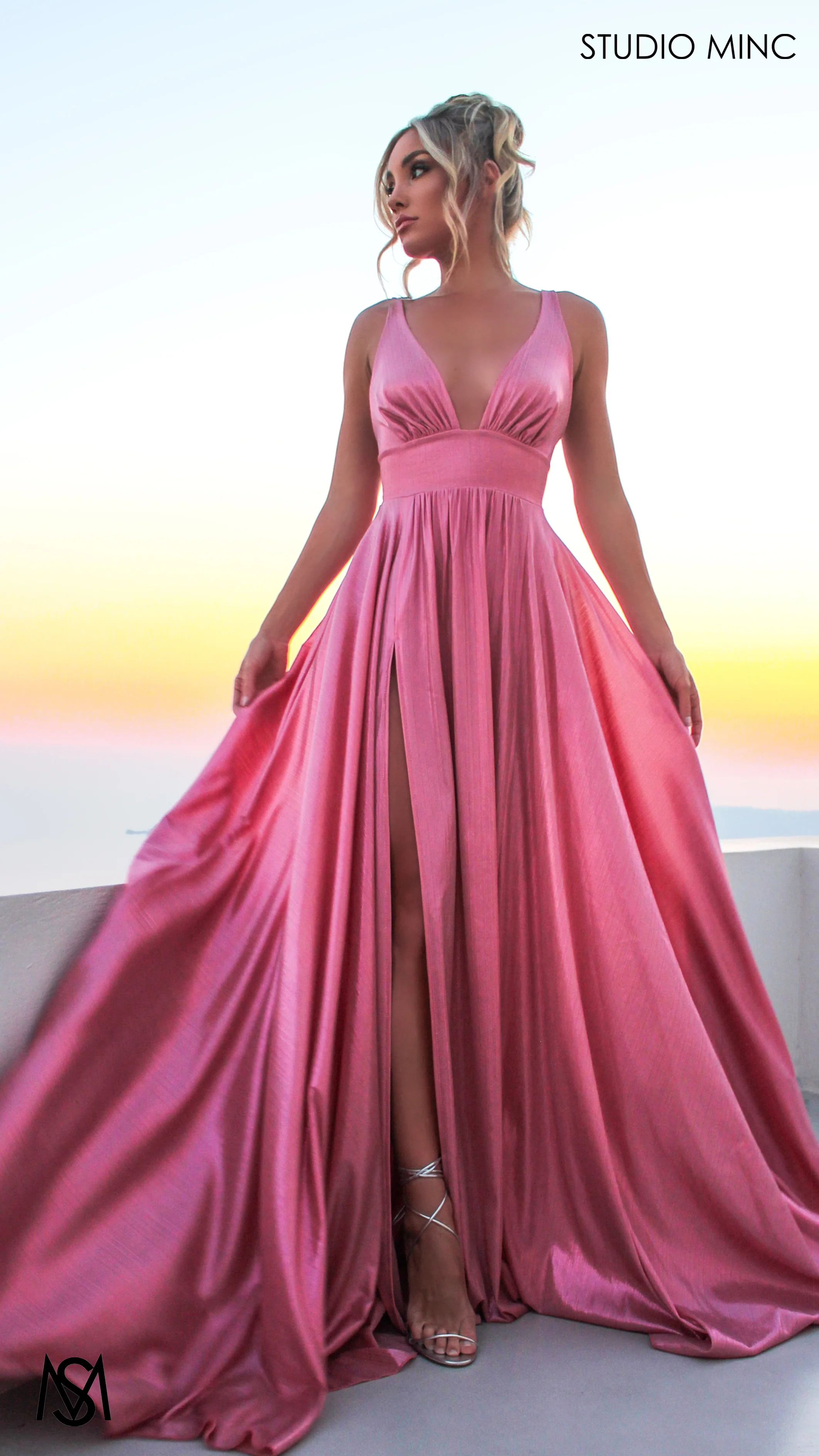Lustre - Pink Formal Dress, Metallic V Plunge Neckline with leg Split - Image 4